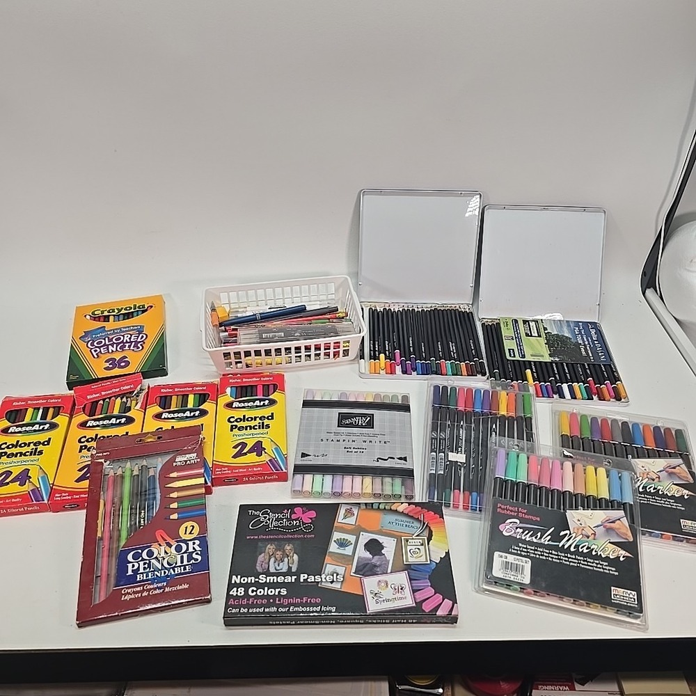Big Lot of Art Supplies: Markers Watercolor Pencils Drawing Pencils Art Pens